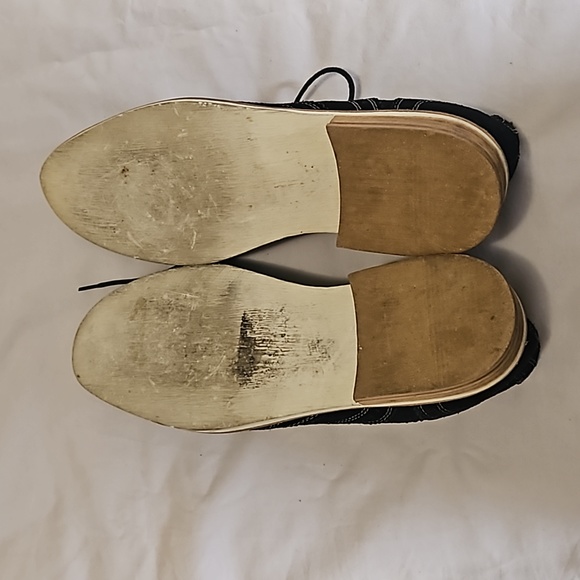 Black suede oxfords with white stitch accent by Giorgio Brutini. - Picture 5 of 7